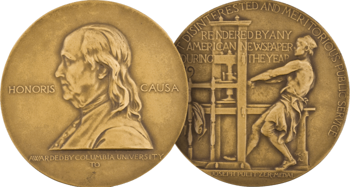 An image of the front and back of the coin-shaped Pulitzer Prize